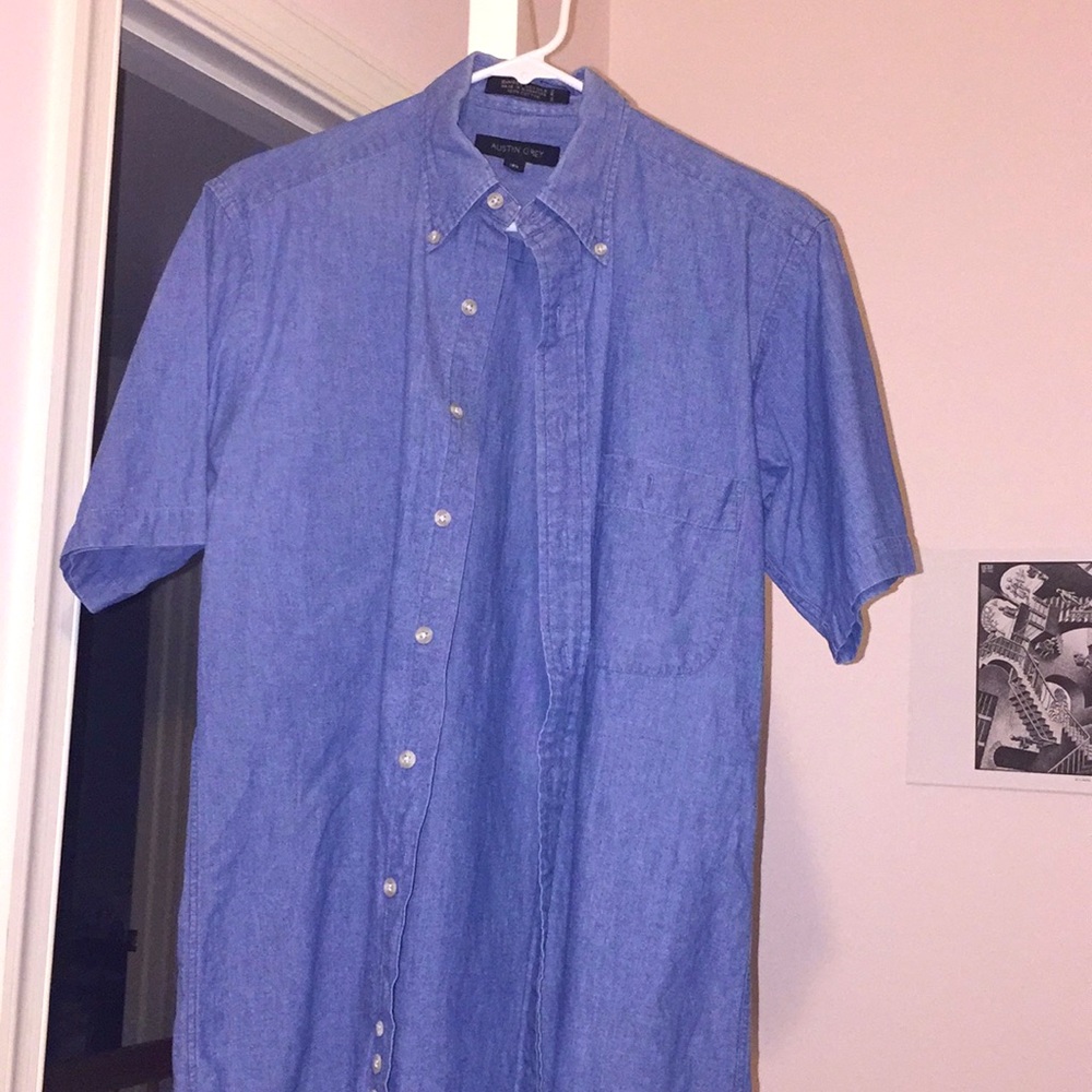 🍀4/$20 NWOT short sleeve denim button up